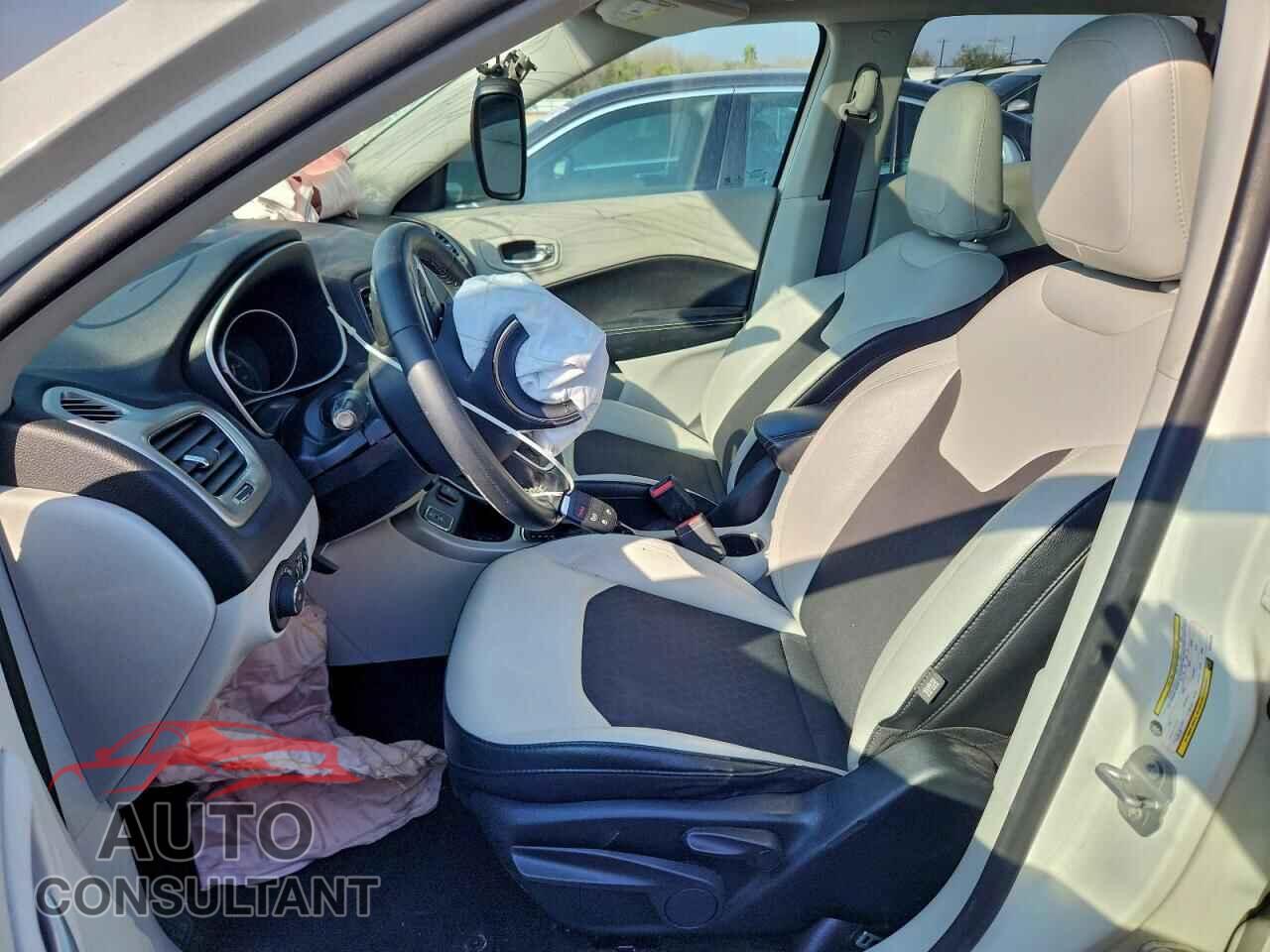 JEEP COMPASS 2019 - 3C4NJCBB0KT832253