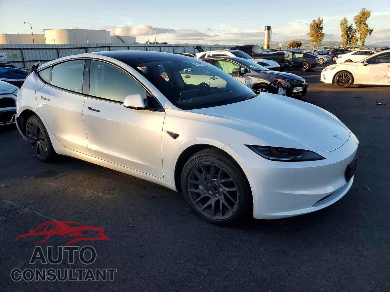 TESLA MODEL 3 2024 - 5YJ3E1EA6RF787704