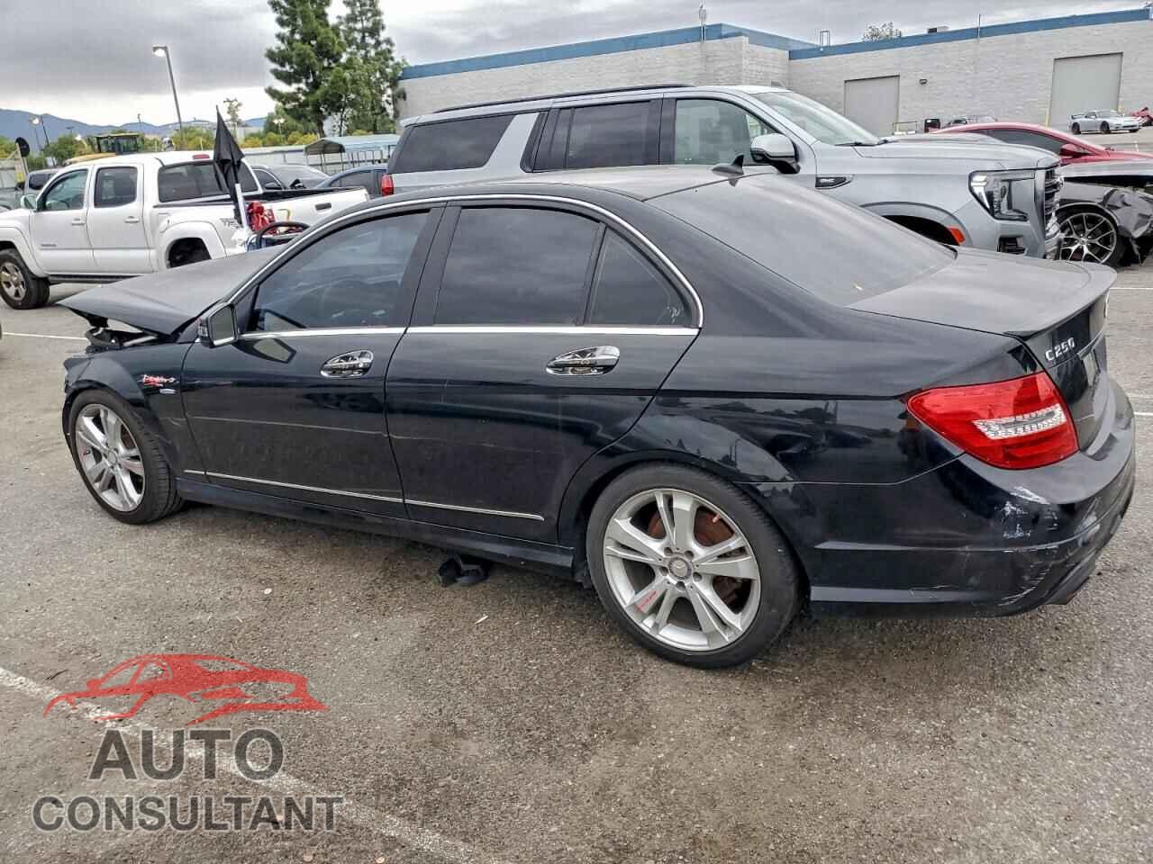 MERCEDES-BENZ C-CLASS 2012 - WDDGF4HB3CA623305