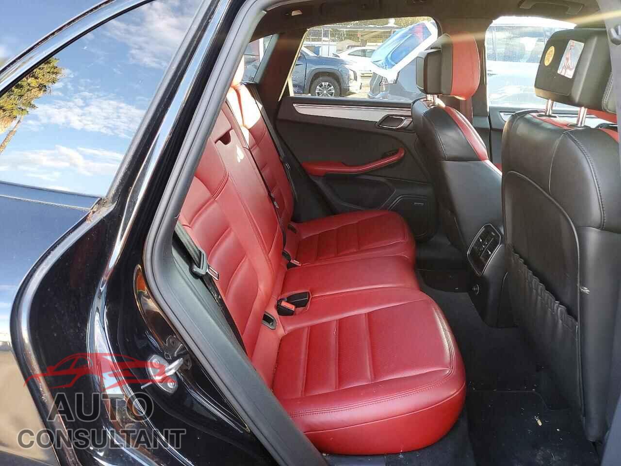 PORSCHE MACAN 2016 - WP1AF2A59GLB95273