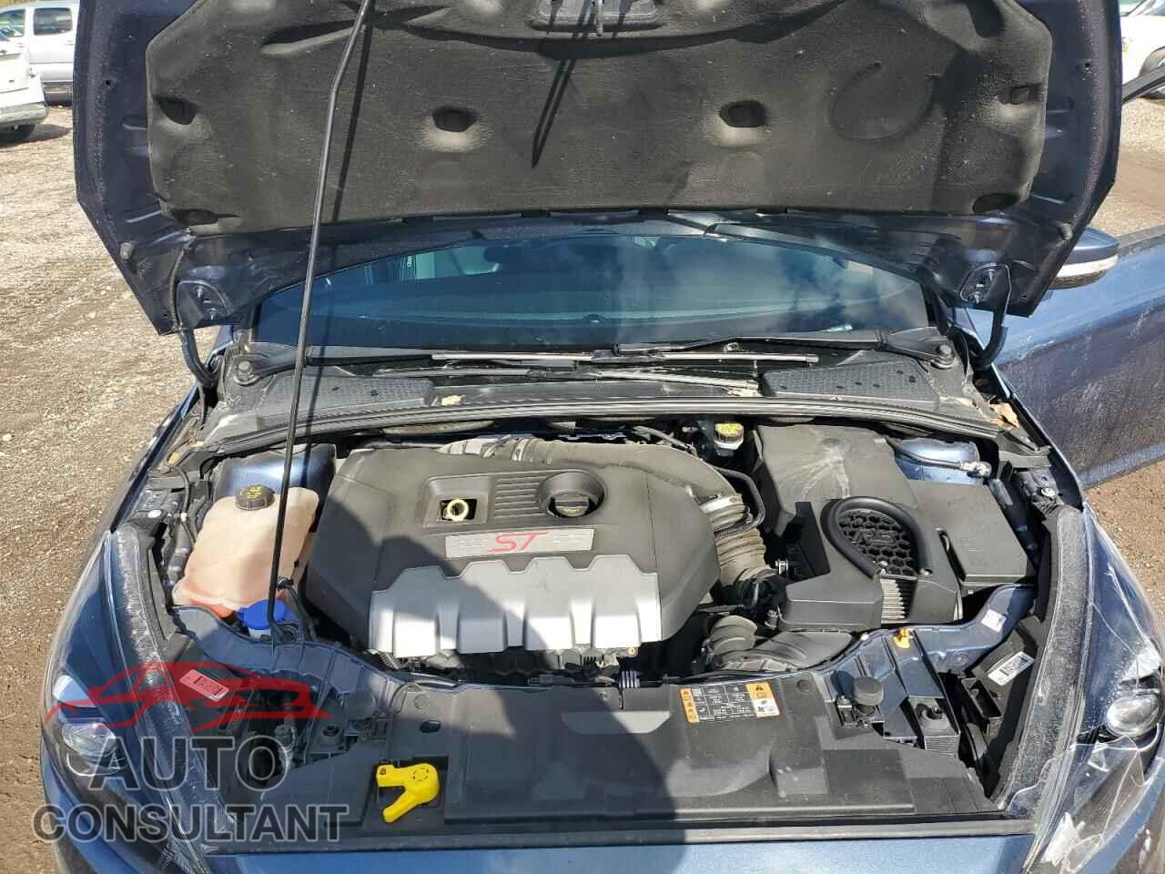 FORD FOCUS 2018 - 1FADP3L92JL332584