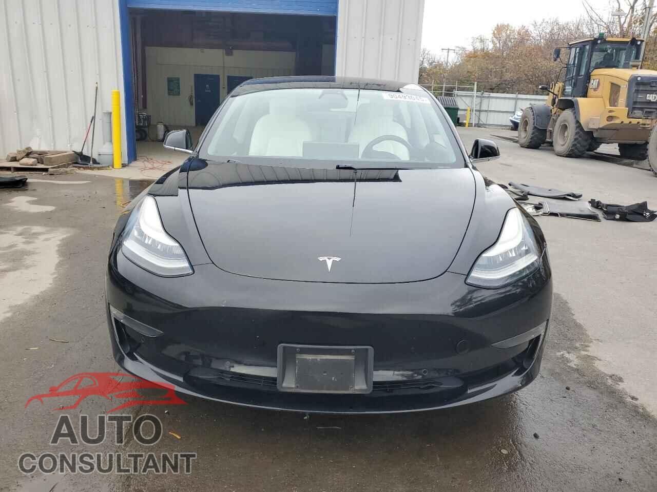 TESLA MODEL 3 2018 - 5YJ3E1EA4JF155191