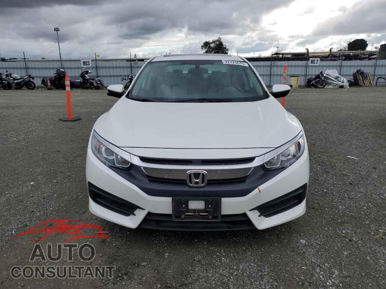 HONDA CIVIC 2018 - 19XFC2F77JE208208