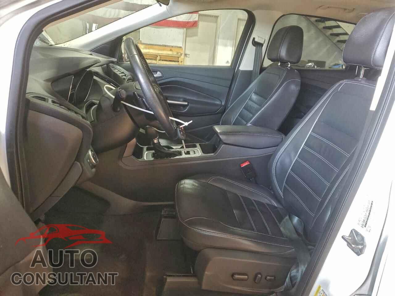 FORD ESCAPE 2017 - 1FMCU9GD7HUE82979