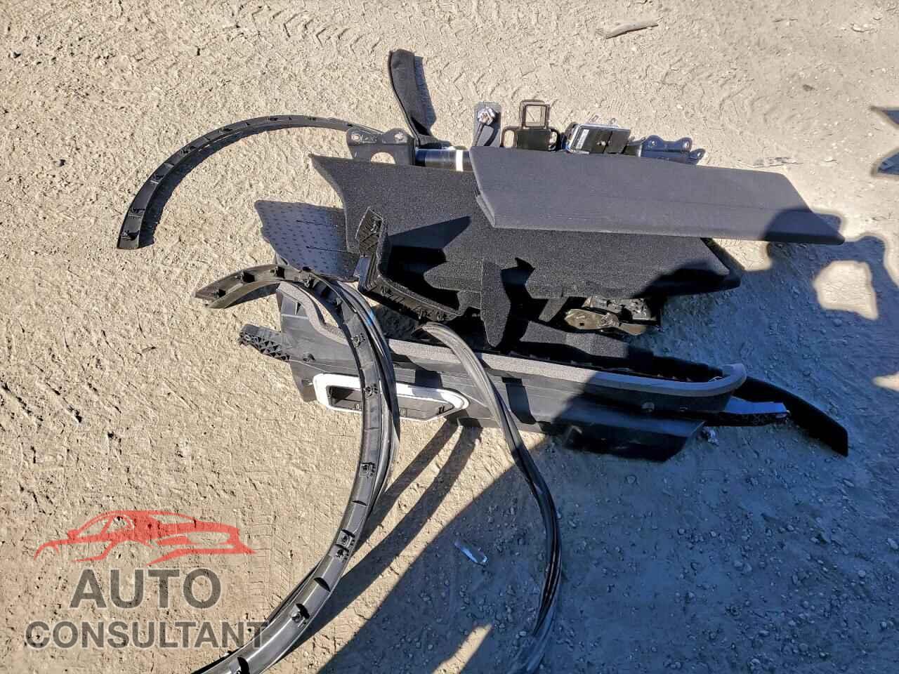 TESLA MODEL Y 2026 - 7SAYGDEE7TF327014