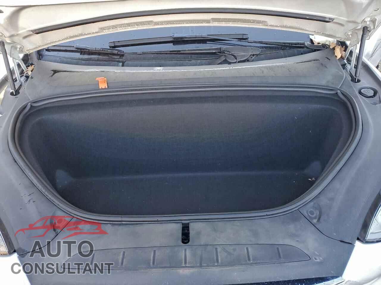TESLA MODEL X 2018 - 5YJXCBE21JF133753