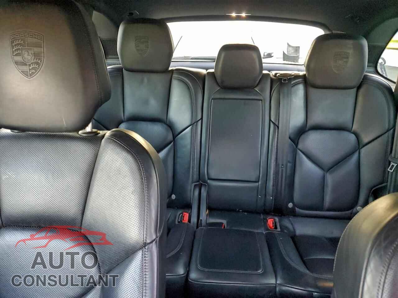 PORSCHE CAYENNE 2017 - WP1AA2A29HKA86985