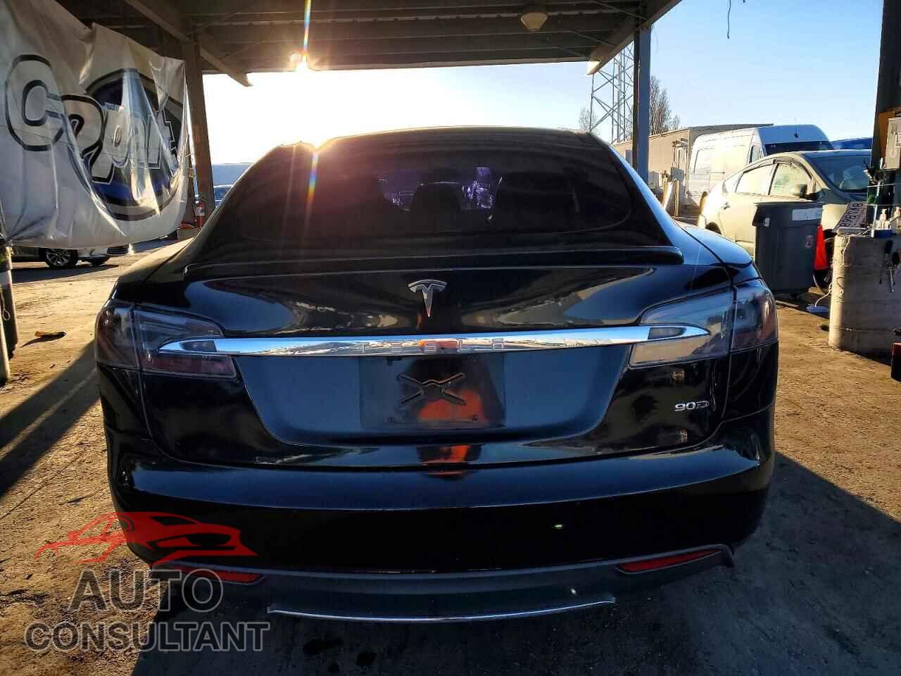 TESLA MODEL S 2016 - 5YJSA1E26GF130558
