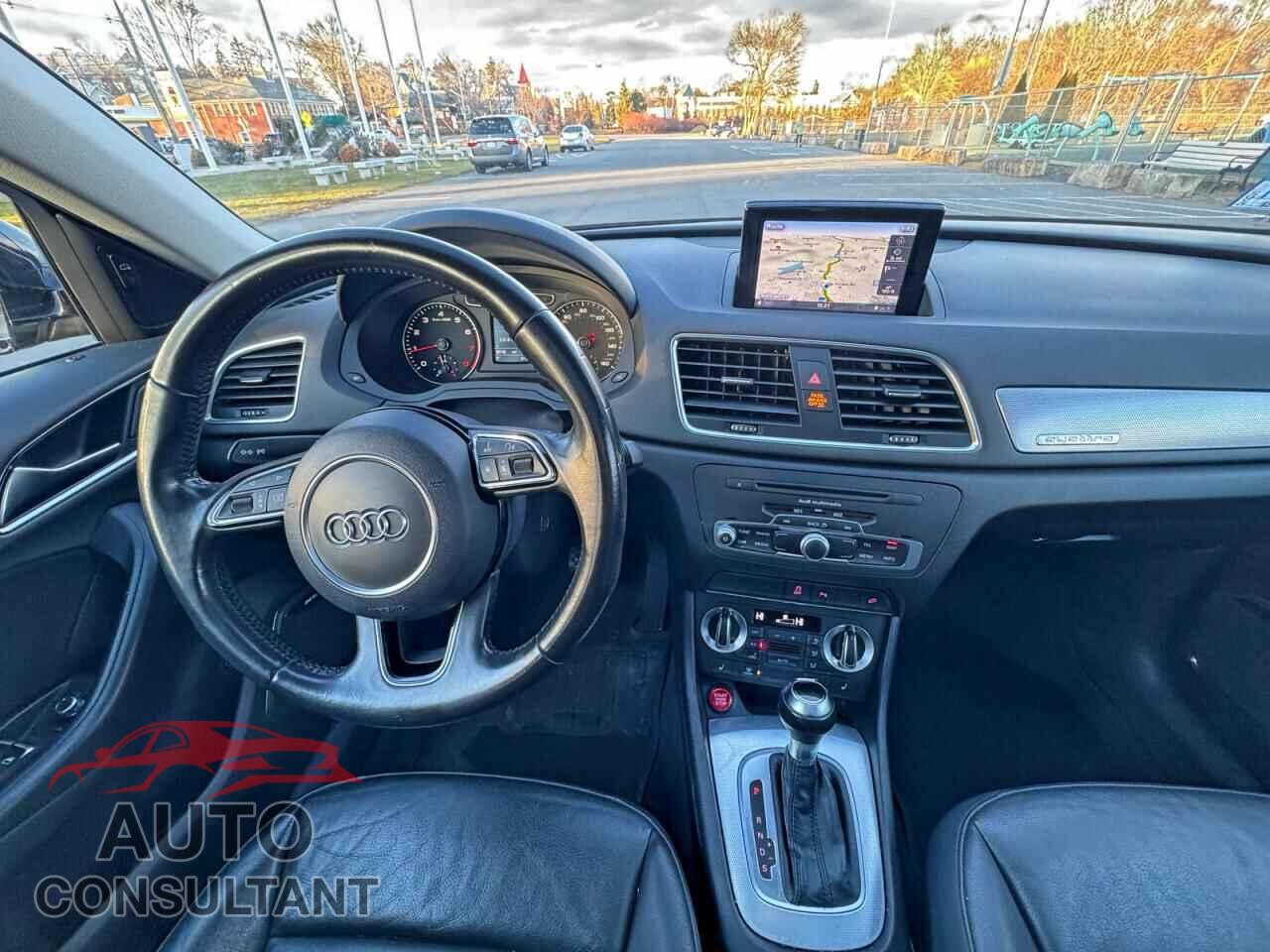 AUDI Q3 2015 - WA1GFCFS8FR001449
