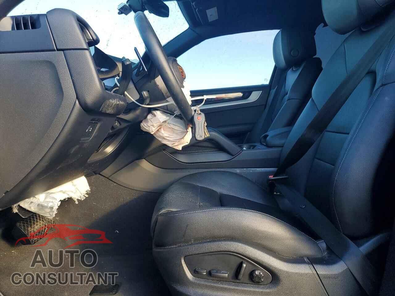 PORSCHE CAYENNE 2024 - WP1AA2AY2RDA10616