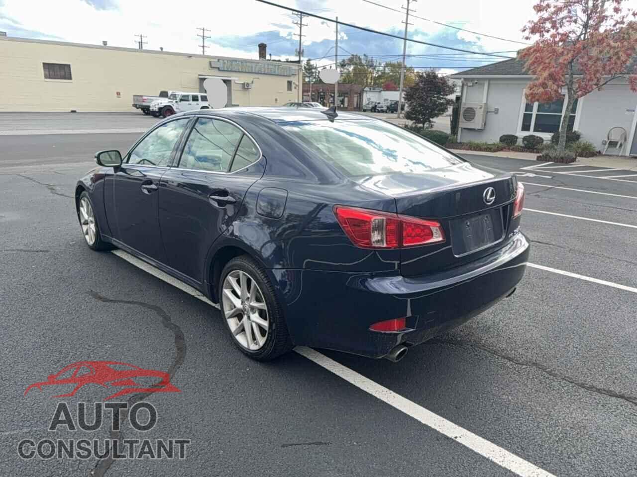 LEXUS IS 2012 - JTHCF5C26C5052907