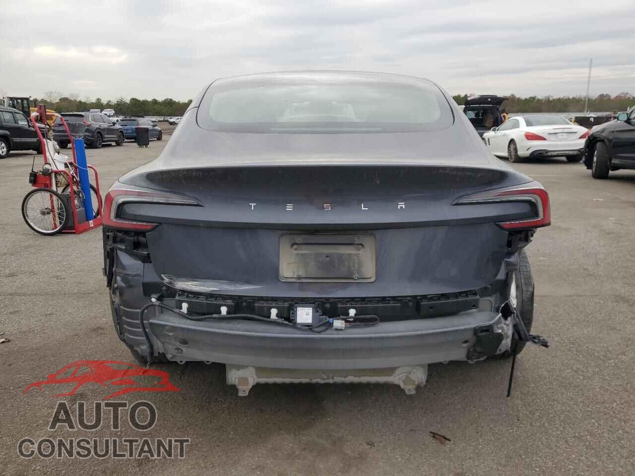 TESLA MODEL 3 2024 - 5YJ3E1EA4RF774059