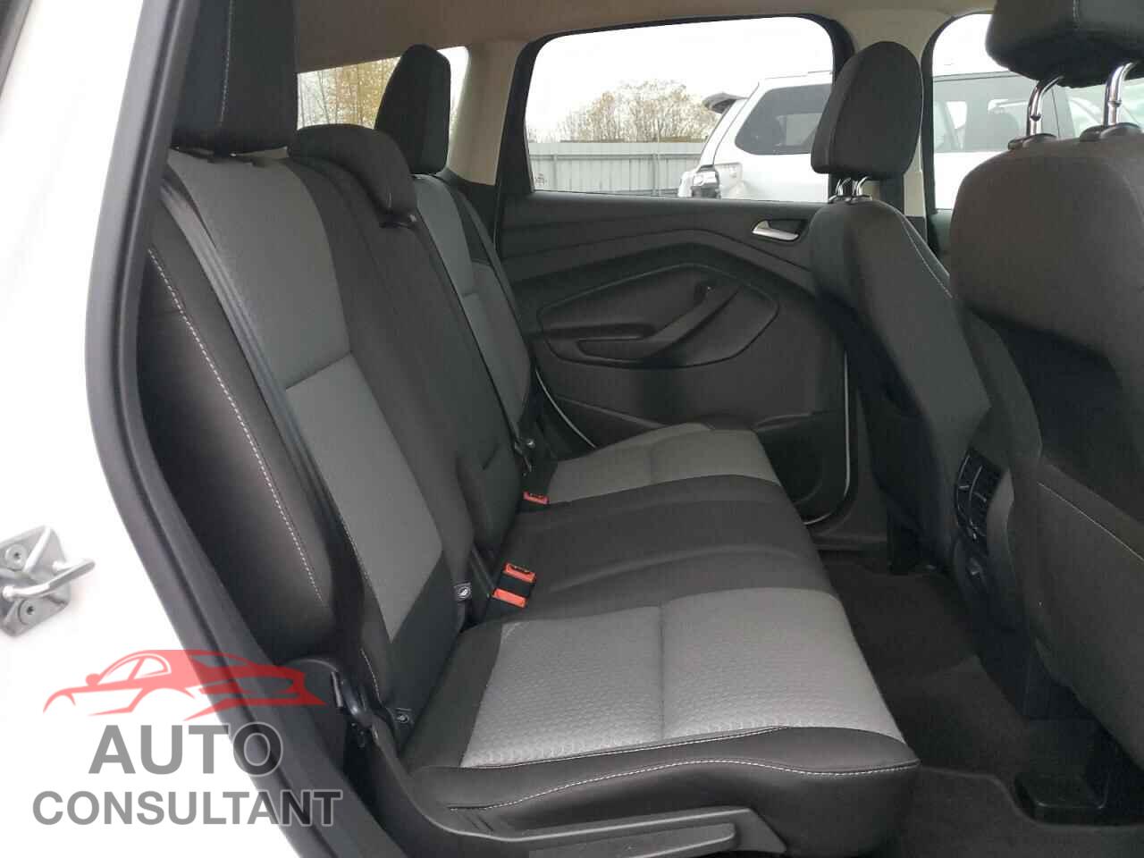 FORD ESCAPE 2017 - 1FMCU0GDXHUB16199