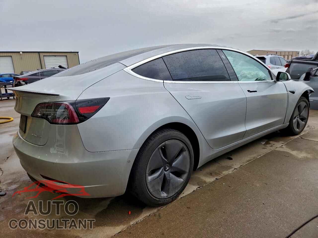 TESLA MODEL 3 2018 - 5YJ3E1EBXJF065357
