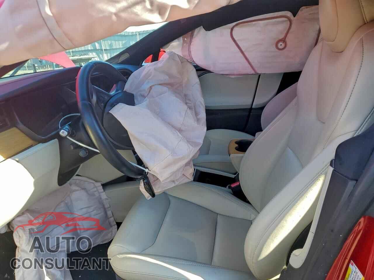 TESLA MODEL S 2021 - 5YJSA1E24MF424780