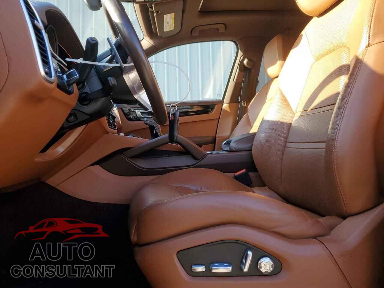 PORSCHE CAYENNE 2020 - WP1AA2AY6LDA09993