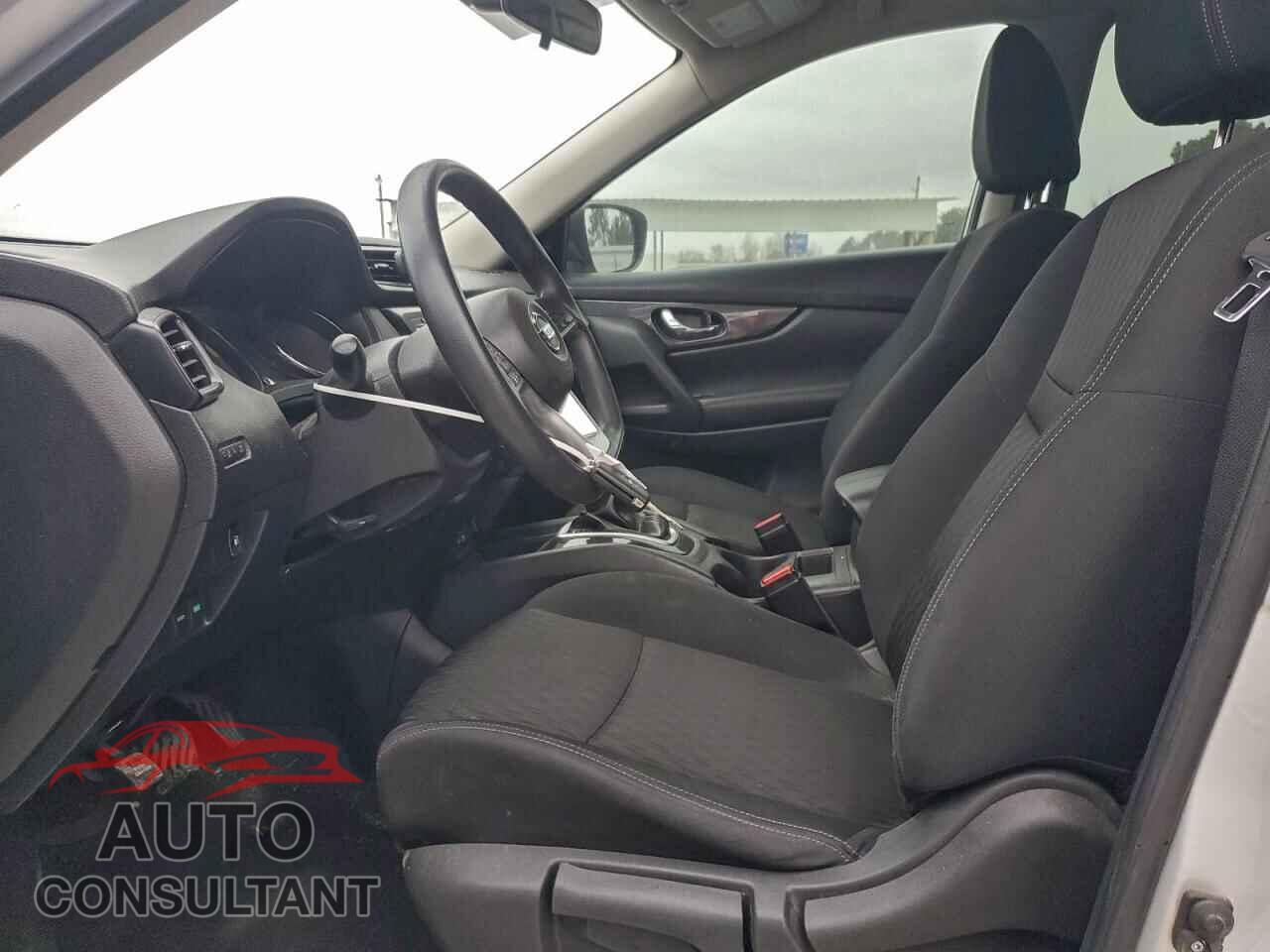 NISSAN ROGUE 2018 - KNMAT2MT8JP620910