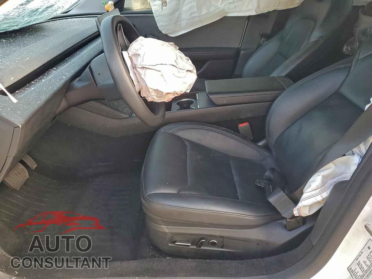 TESLA MODEL 3 2024 - 5YJ3E1EA1RF721285