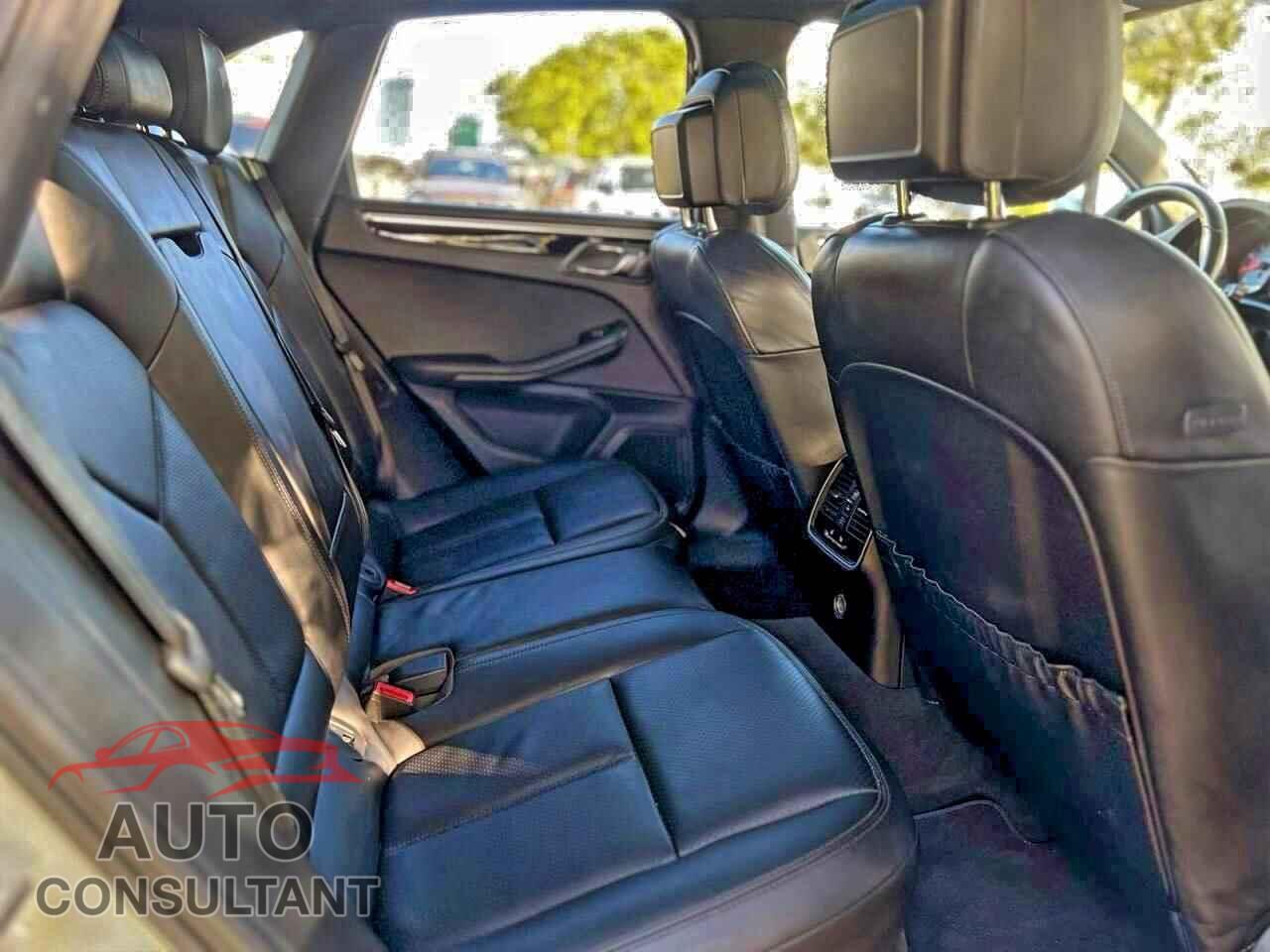 PORSCHE MACAN 2016 - WP1AB2A56GLB56328