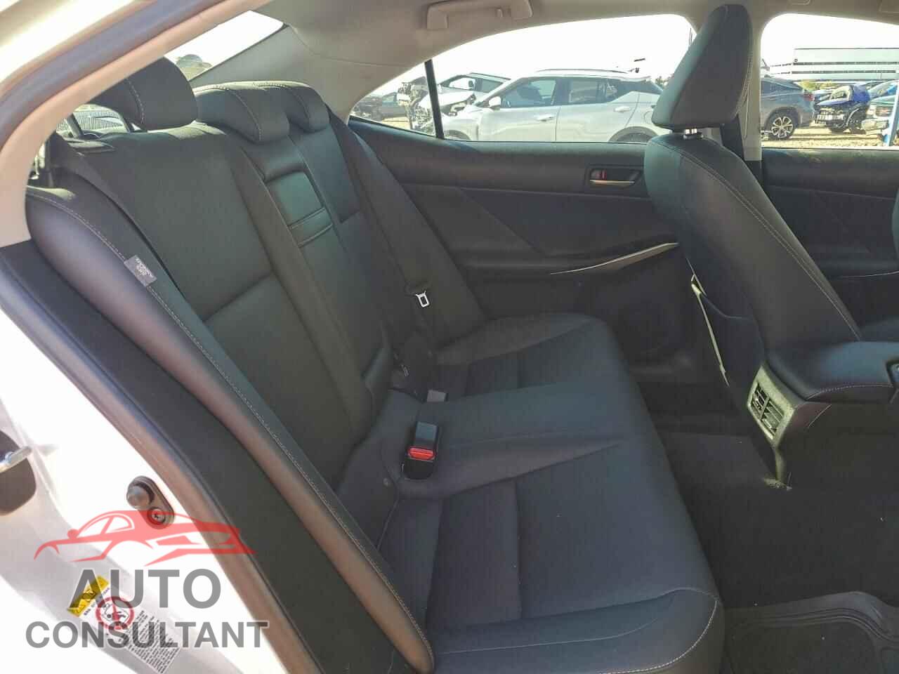 LEXUS IS 2017 - JTHBA1D20H5049879
