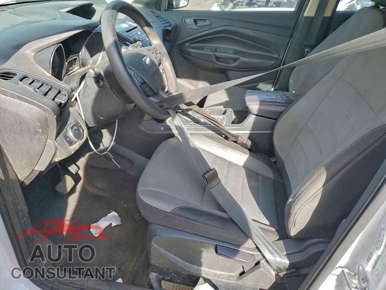 FORD ESCAPE 2017 - 1FMCU0F72HUC18365