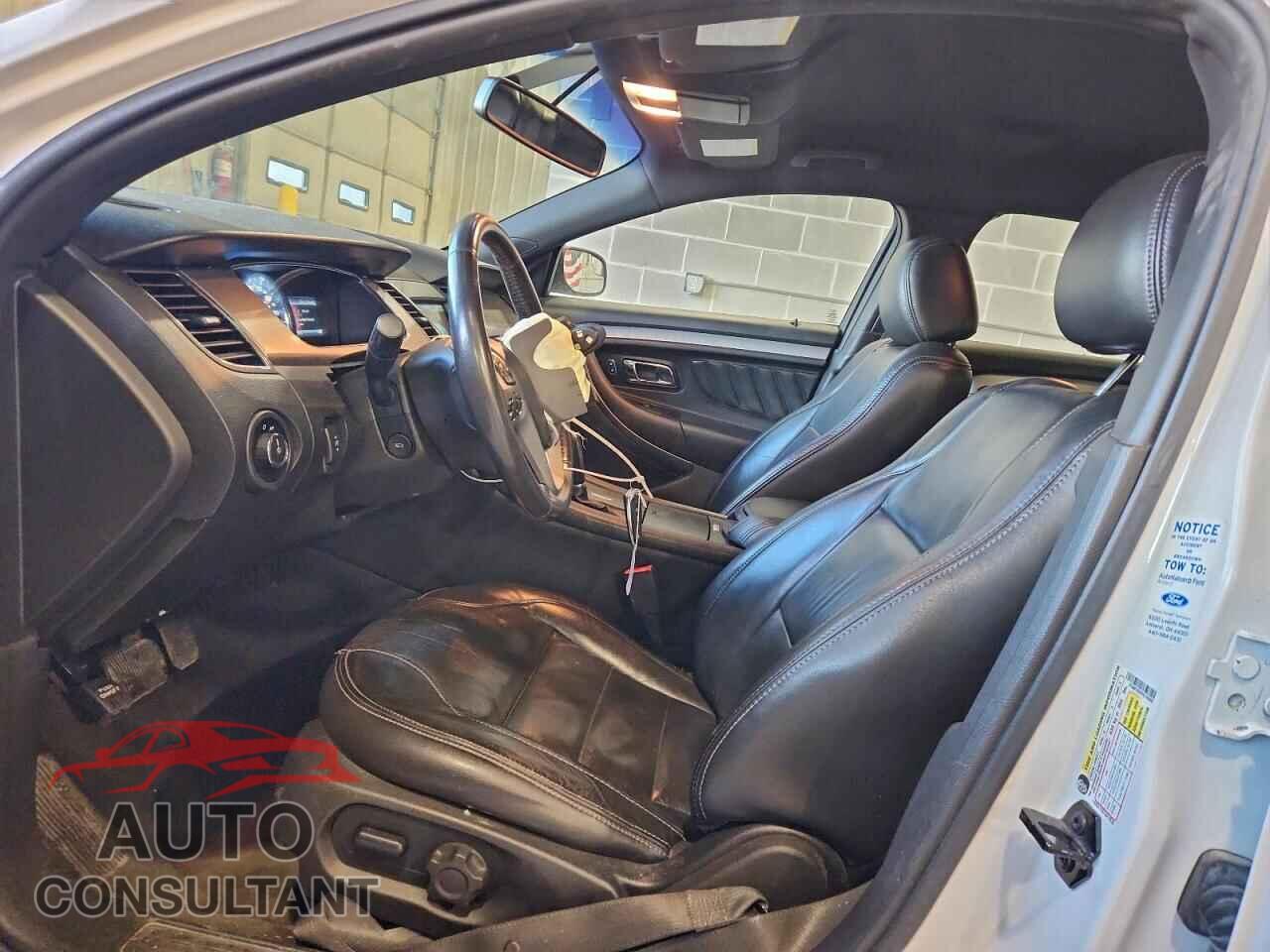 FORD TAURUS 2015 - 1FAHP2E82FG193802