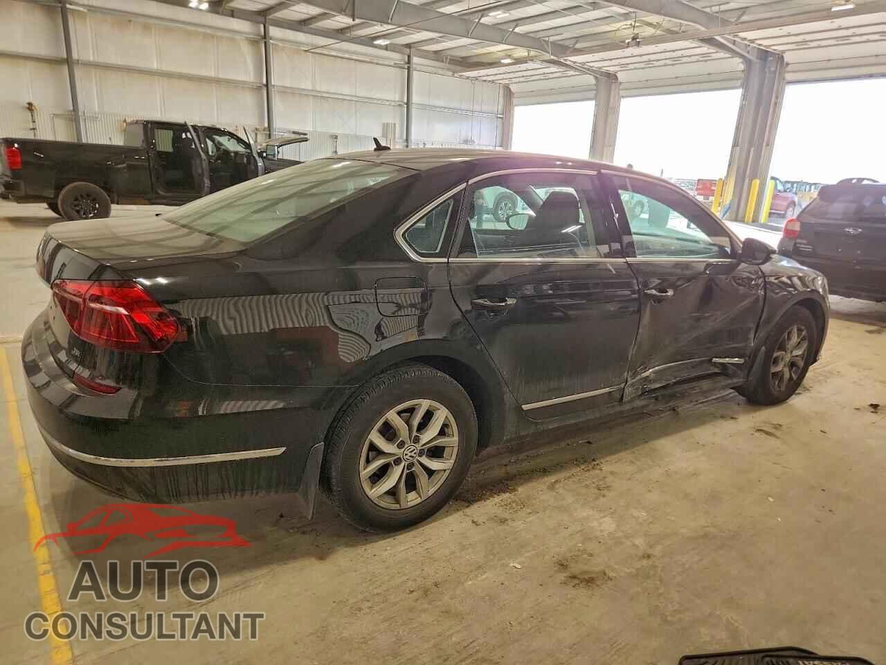 VOLKSWAGEN PASSAT 2017 - 1VWAT7A31HC075861