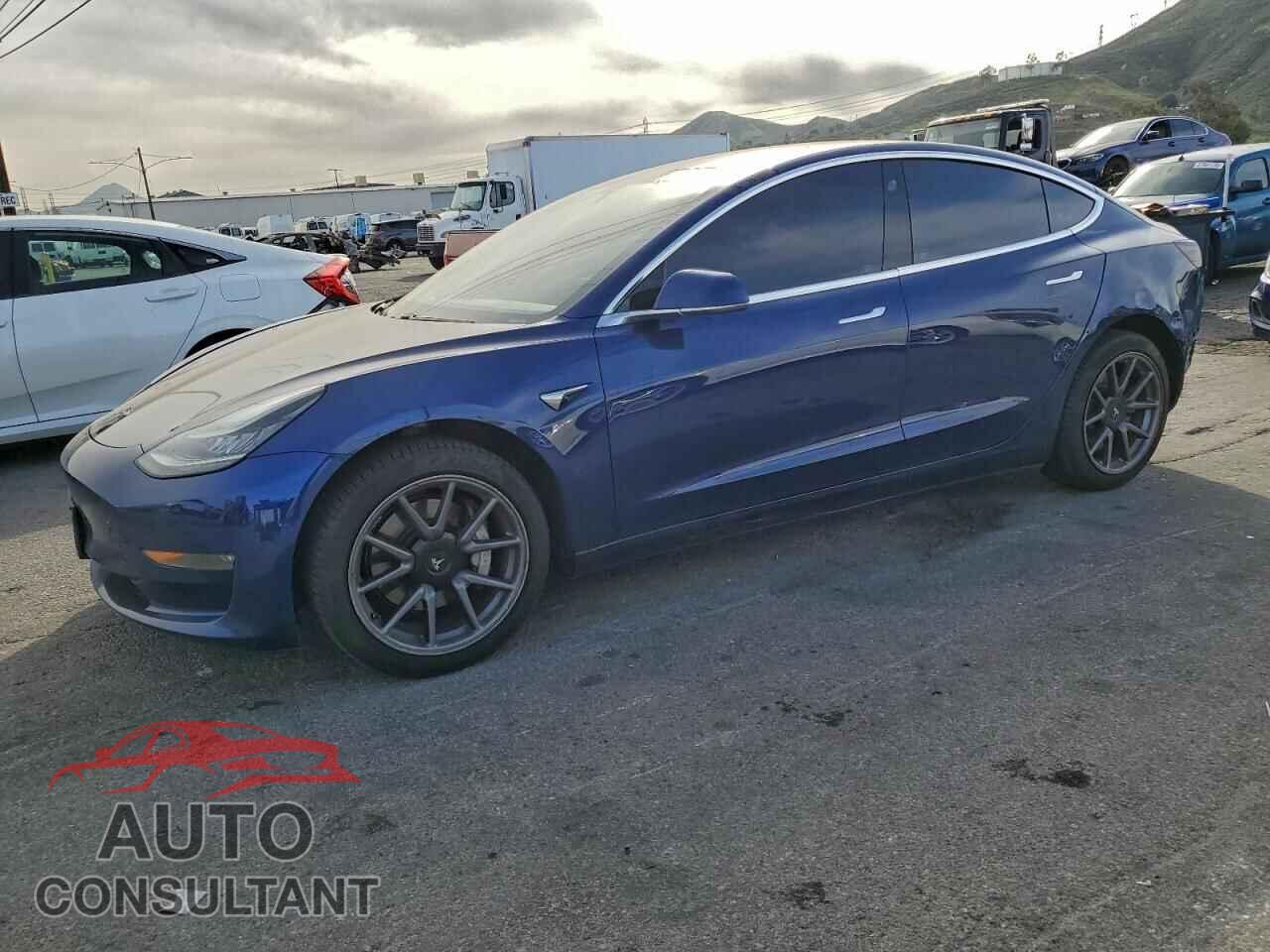 TESLA MODEL 3 2018 - 5YJ3E1EAXJF009040