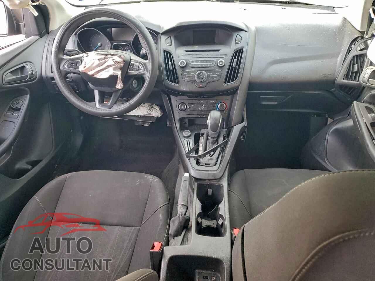 FORD FOCUS 2017 - 1FADP3E21HL244653