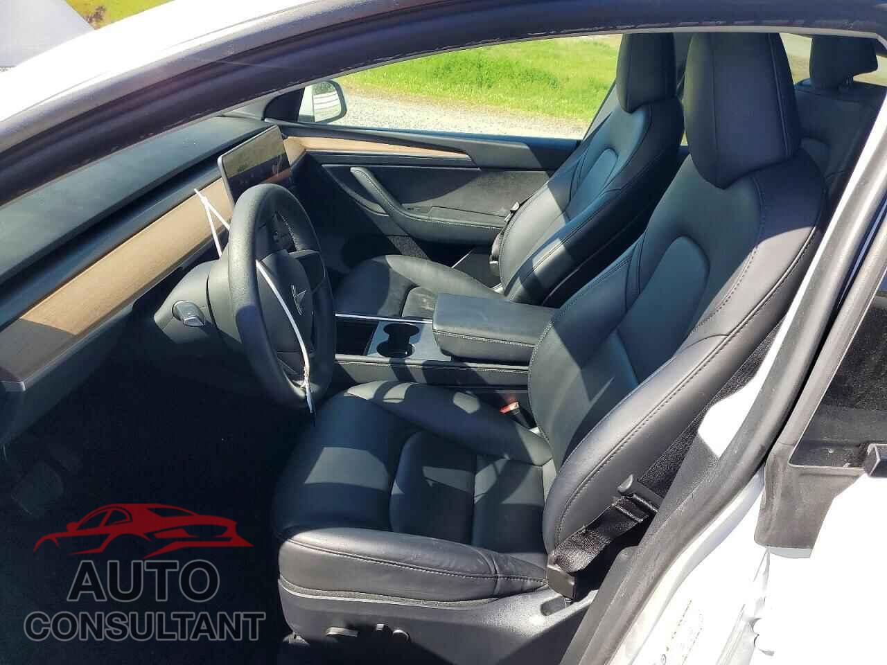 TESLA MODEL Y 2024 - 7SAYGAEE6RF070130