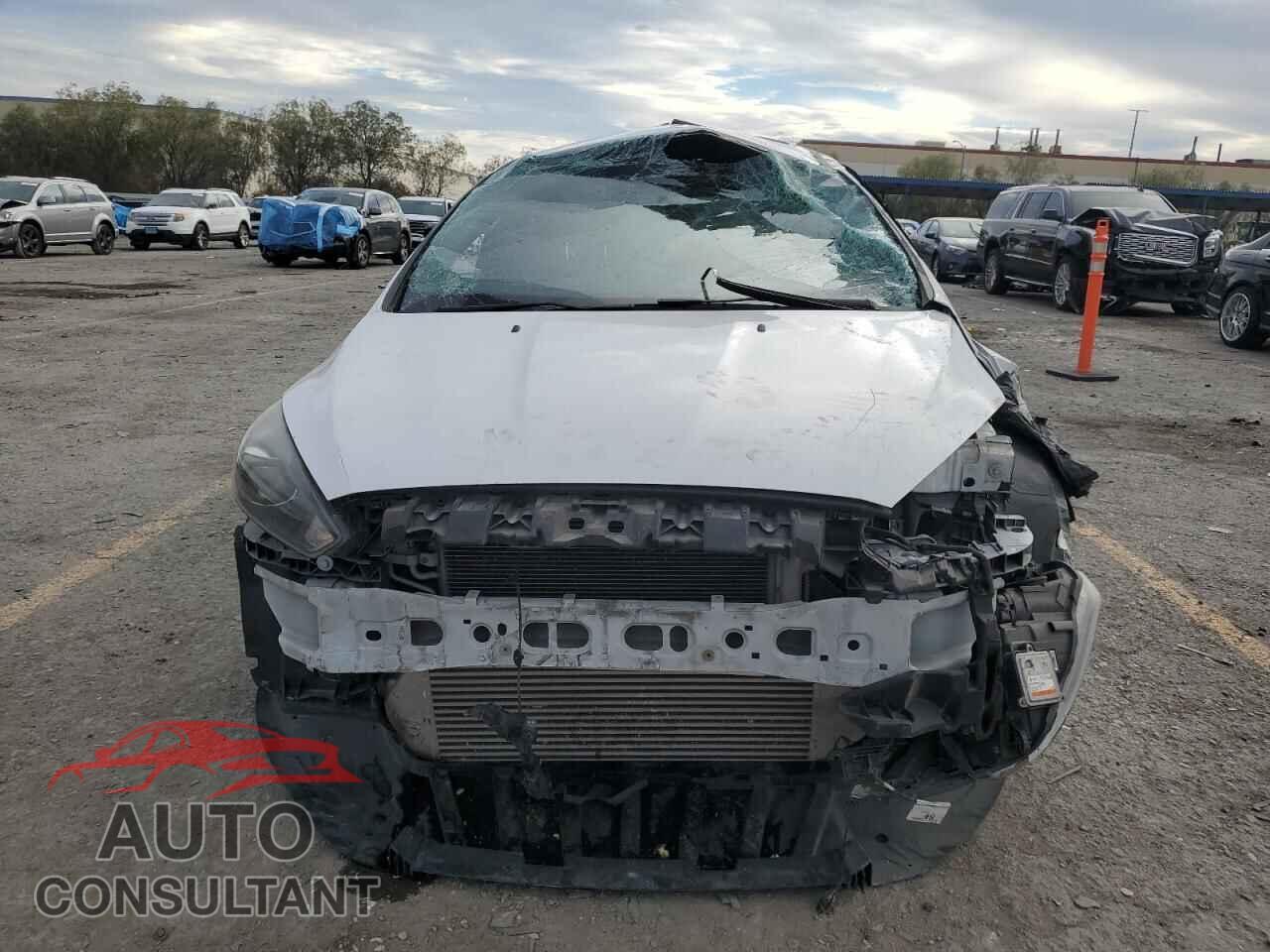 FORD FOCUS 2017 - 1FADP3L91HL325183