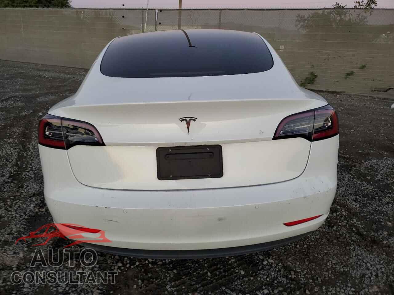 TESLA MODEL 3 2022 - 5YJ3E1EAXNF373707