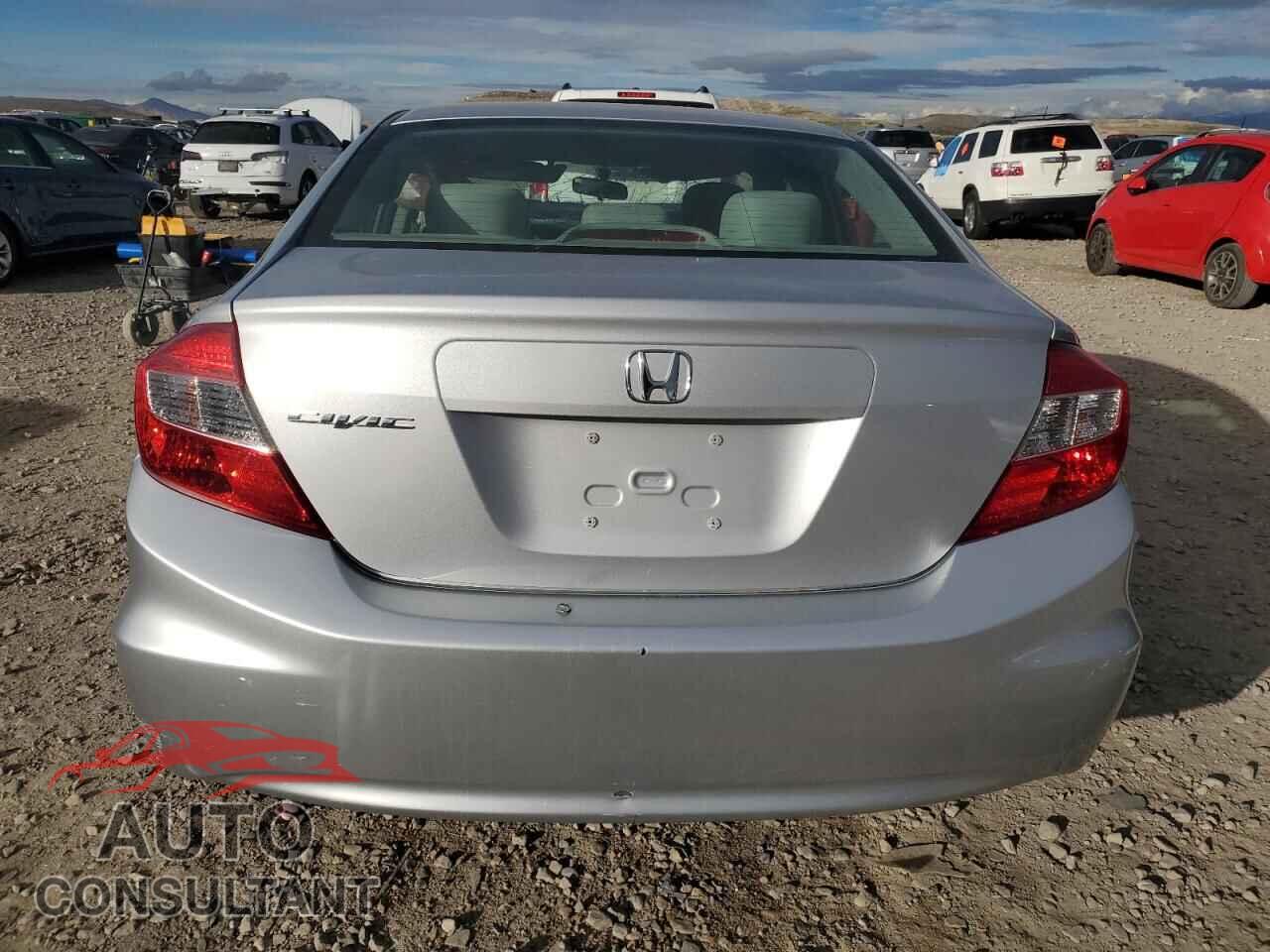 HONDA CIVIC 2012 - 2HGFB2F55CH605121