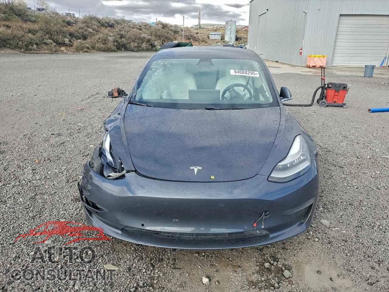 TESLA MODEL 3 2018 - 5YJ3E1EB2JF056264