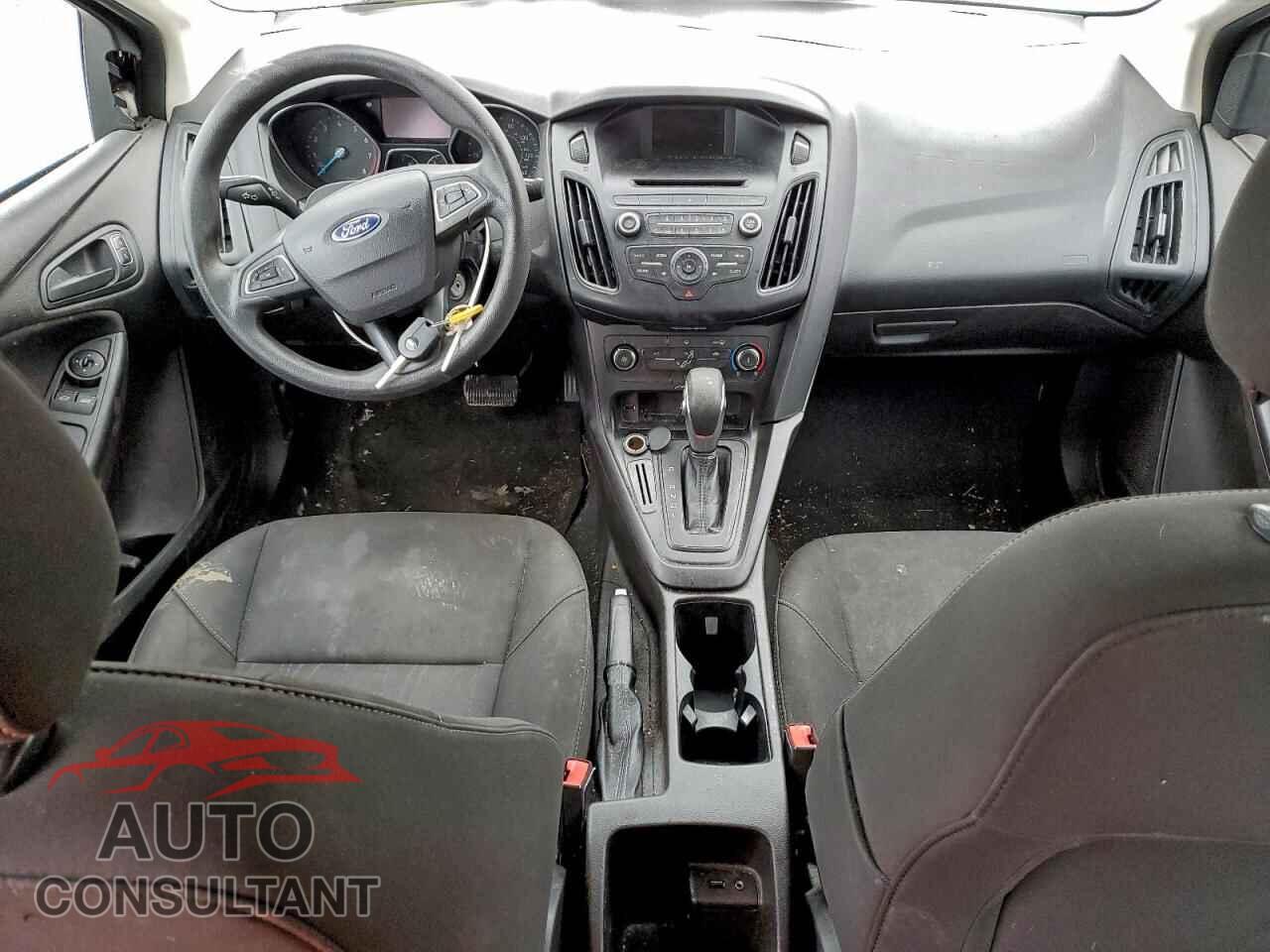 FORD FOCUS 2017 - 1FADP3E23HL262197