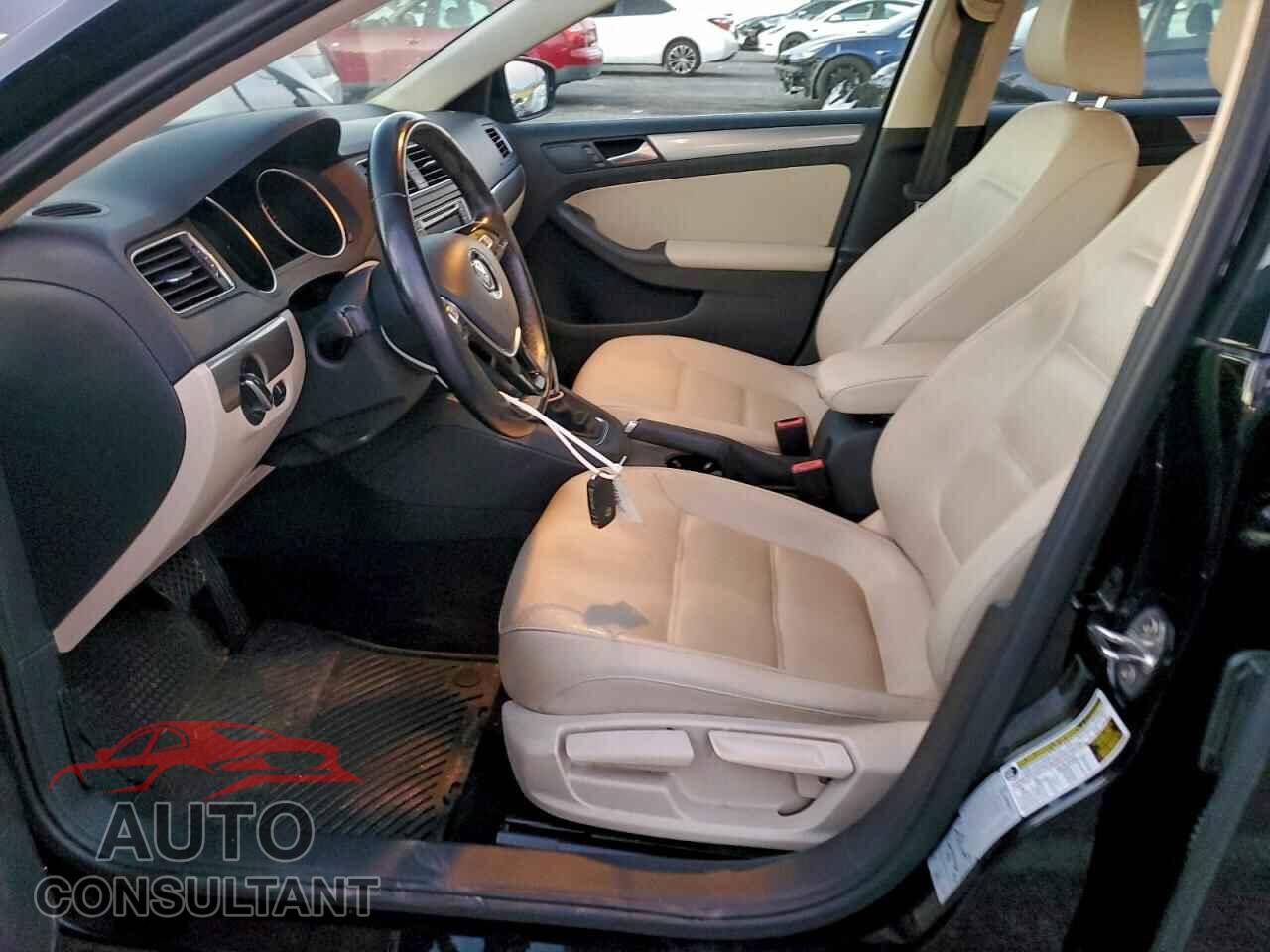 VOLKSWAGEN JETTA 2017 - 3VWDB7AJ4HM410382