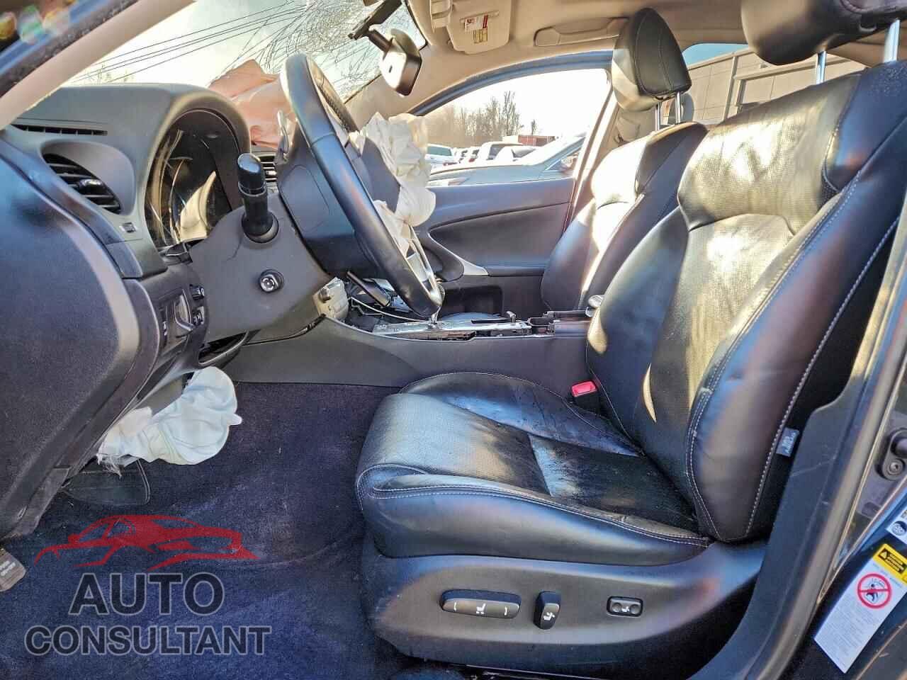 LEXUS IS 2011 - JTHCF5C29B5046758