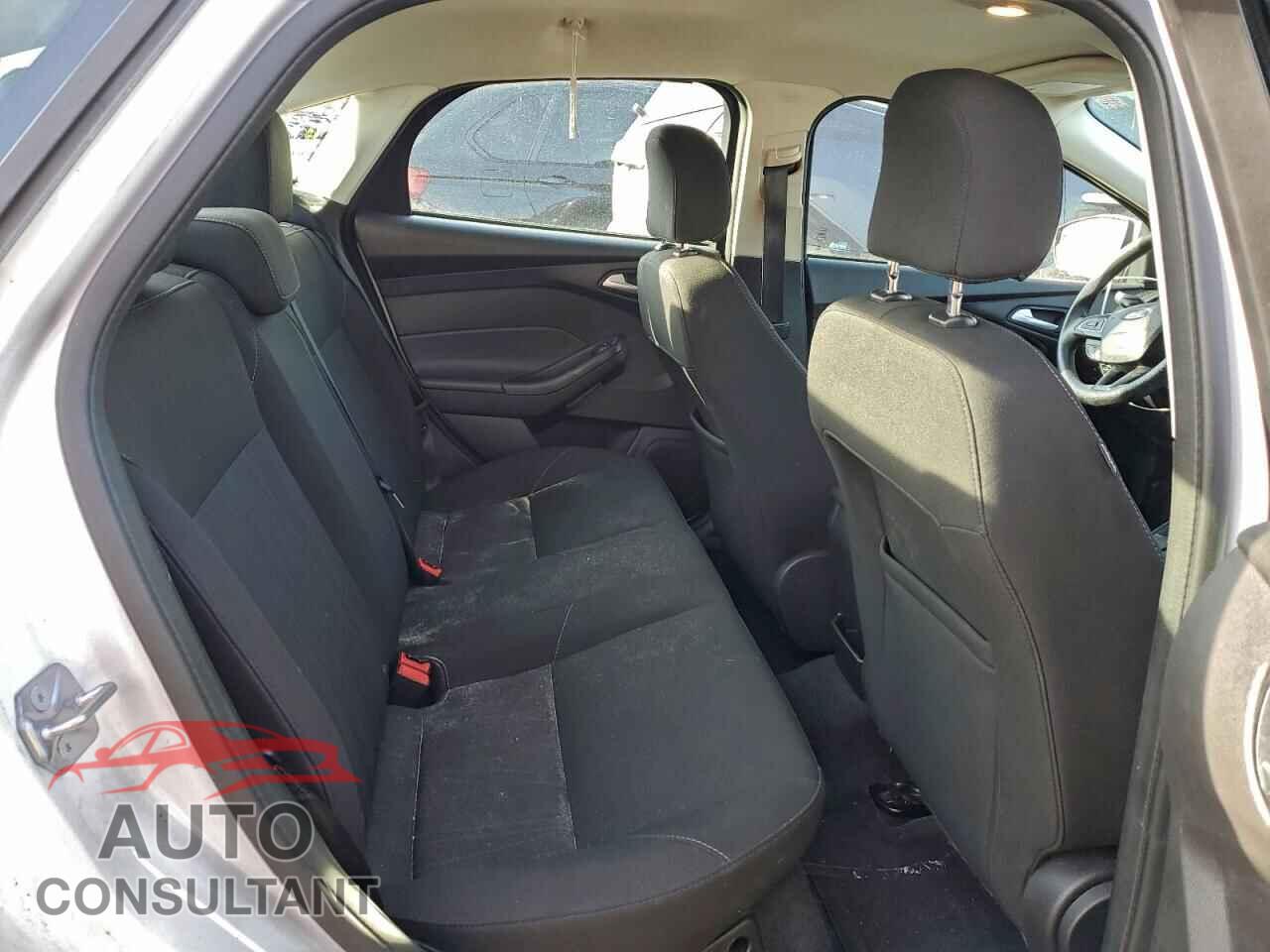 FORD FOCUS 2017 - 1FADP3F26HL237793