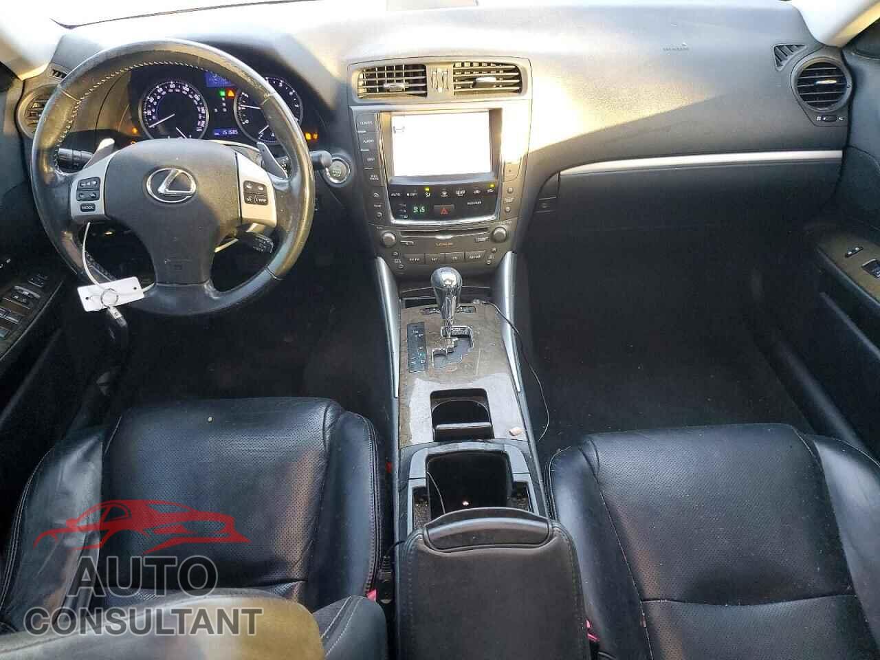 LEXUS IS 2011 - JTHCF5C28B5052485