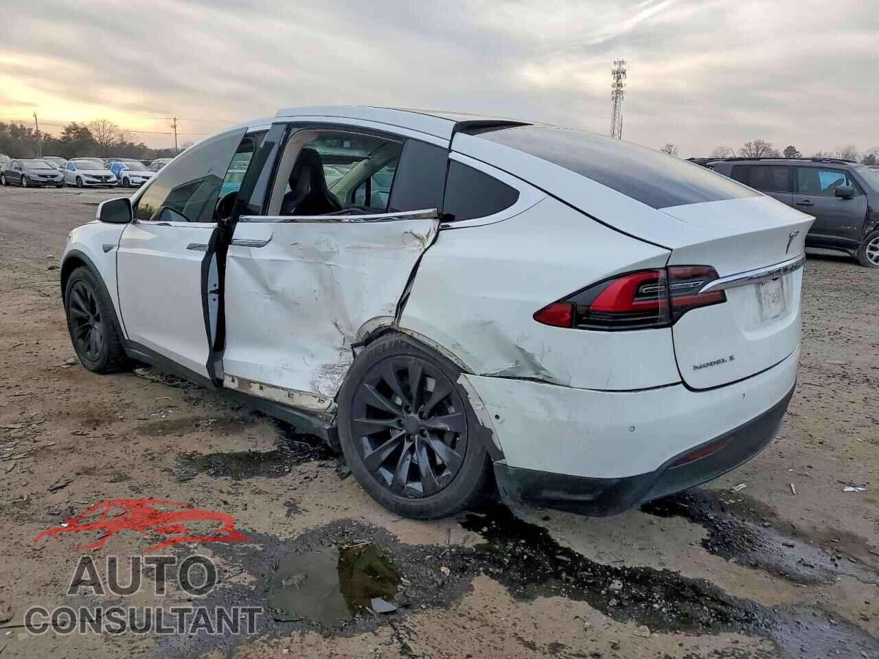 TESLA MODEL X 2016 - 5YJXCAE20GF003031