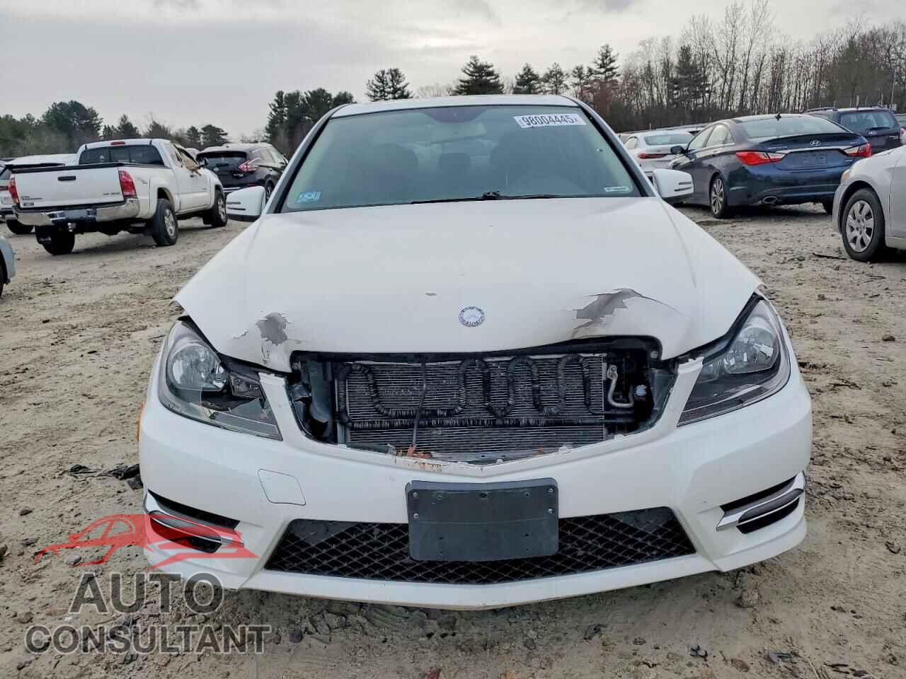 MERCEDES-BENZ C-CLASS 2013 - WDDGF8AB9DA782638