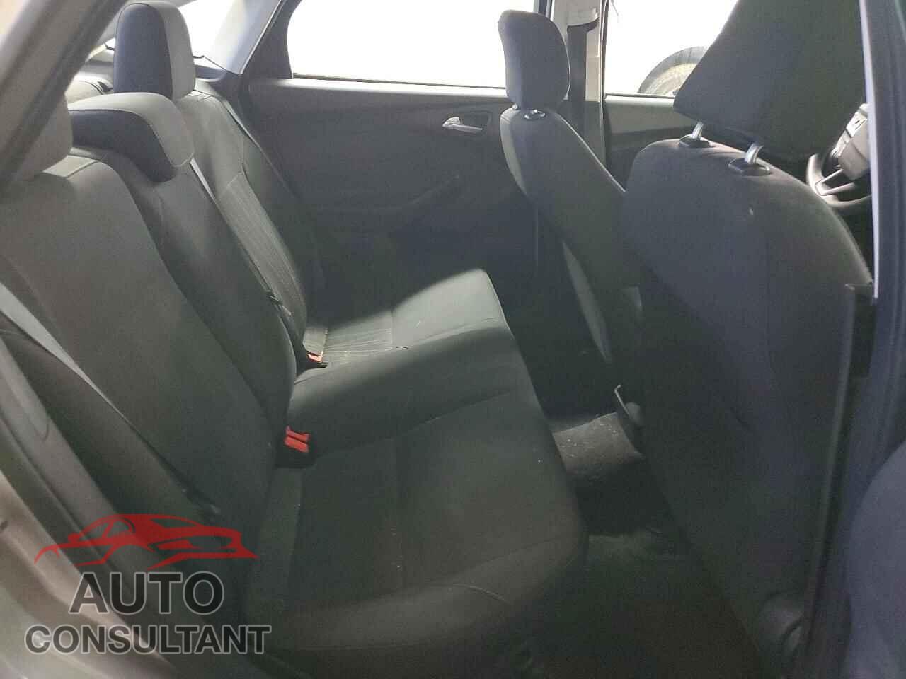 FORD FOCUS 2016 - 1FADP3F25GL331713
