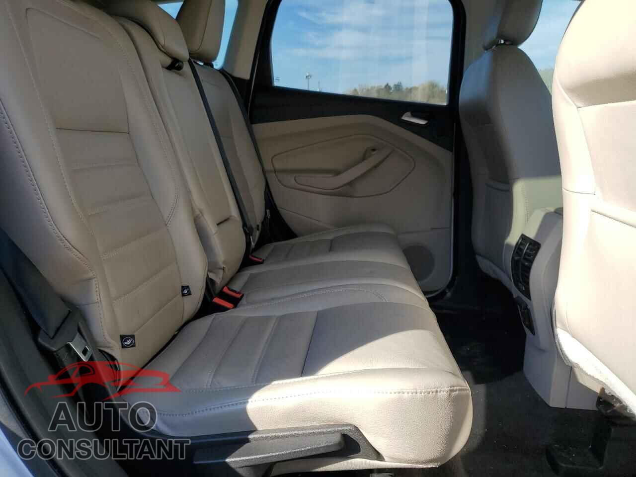 FORD ESCAPE 2019 - 1FMCU9J97KUB45708