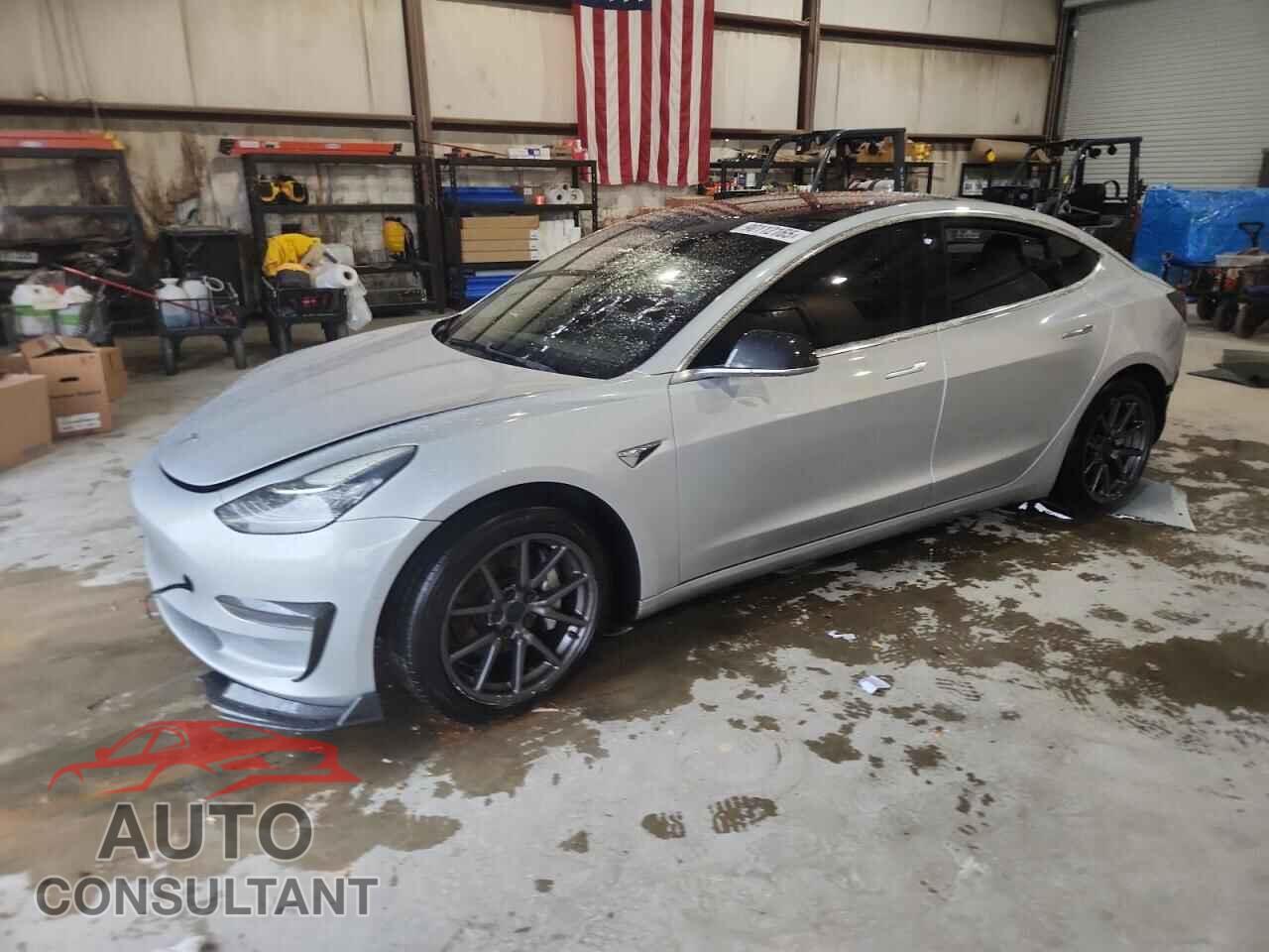 TESLA MODEL 3 2018 - 5YJ3E1EA9JF039355