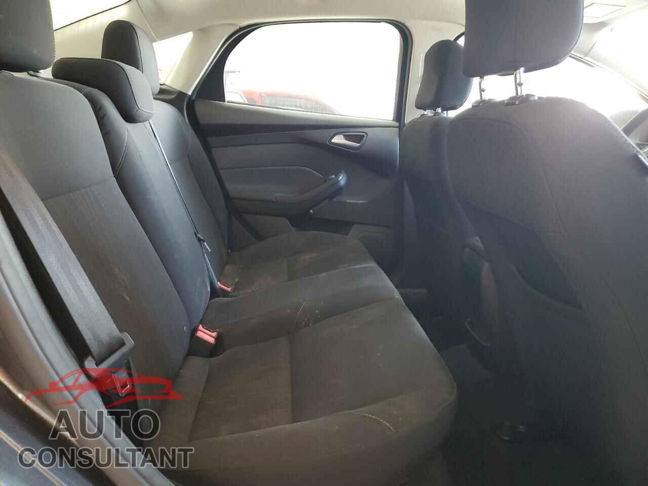 FORD FOCUS 2016 - 1FADP3F27GL347802