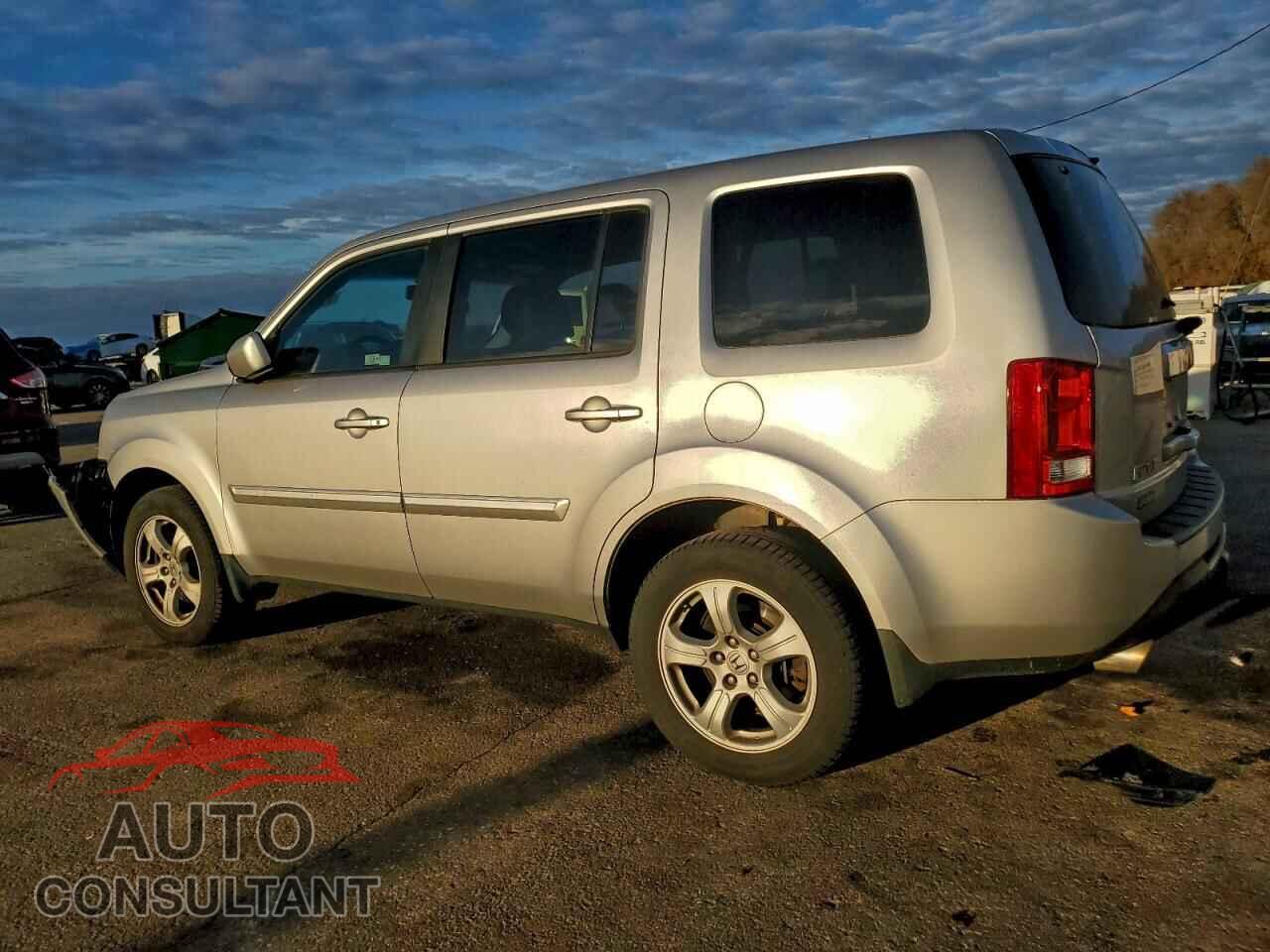 HONDA PILOT 2015 - 5FNYF4H59FB032111