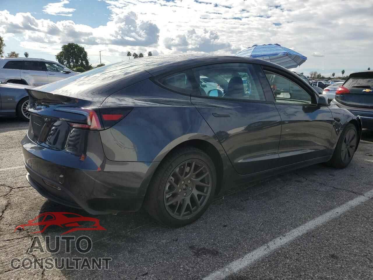 TESLA MODEL 3 2025 - 5YJ3E1EA9SF892176