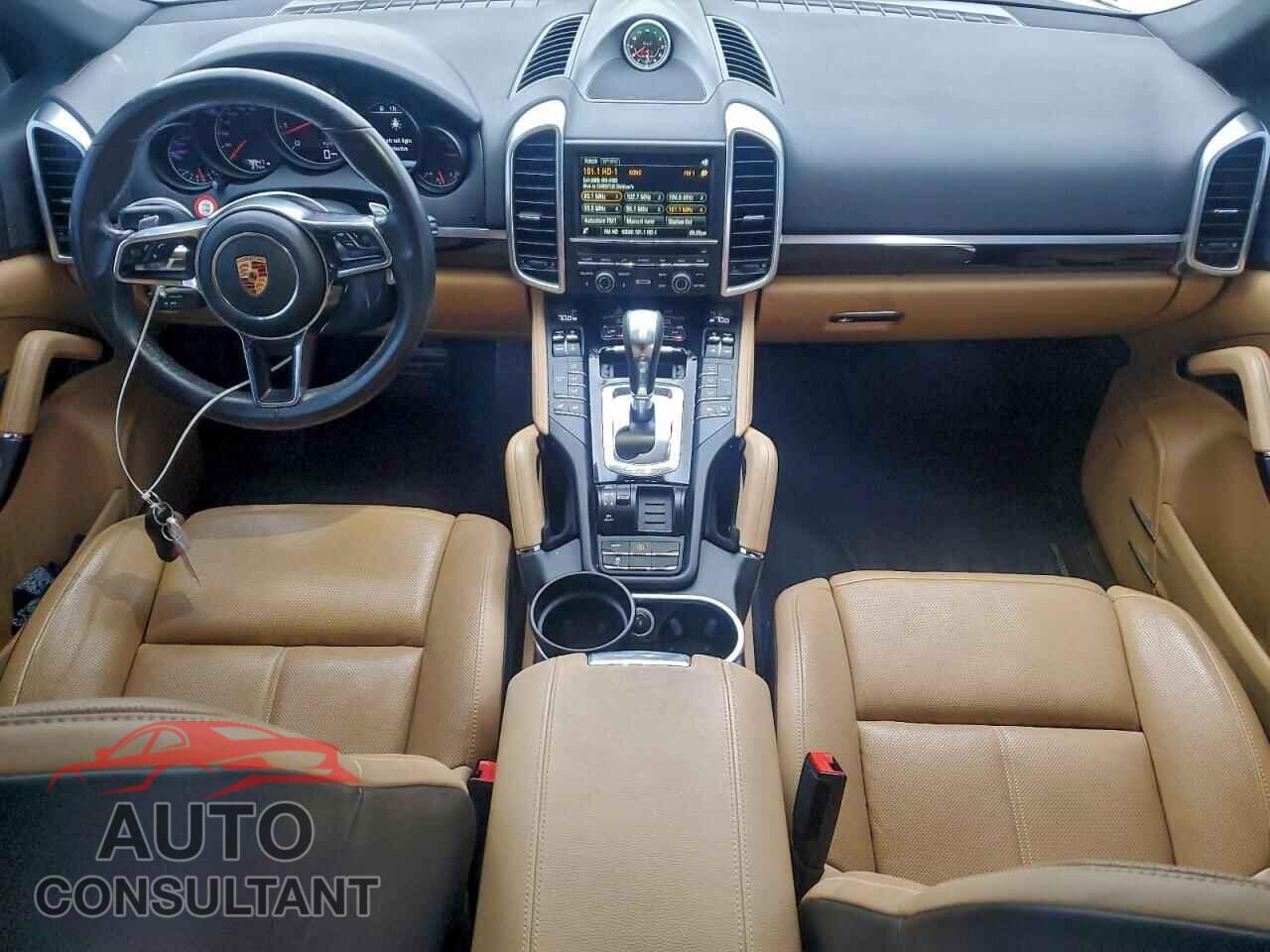 PORSCHE CAYENNE 2016 - WP1AA2A21GLA00710