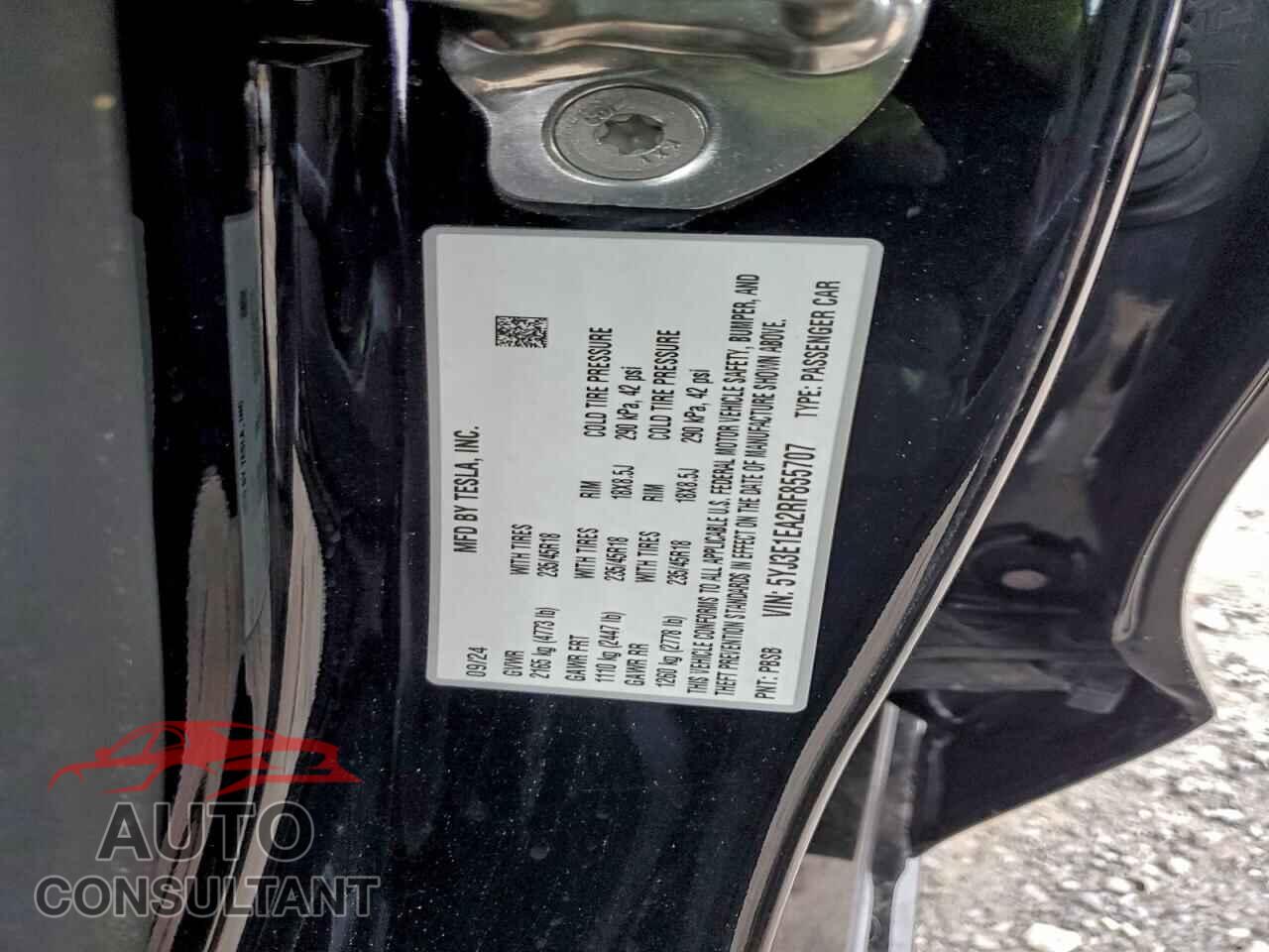 TESLA MODEL 3 2024 - 5YJ3E1EA2RF855707