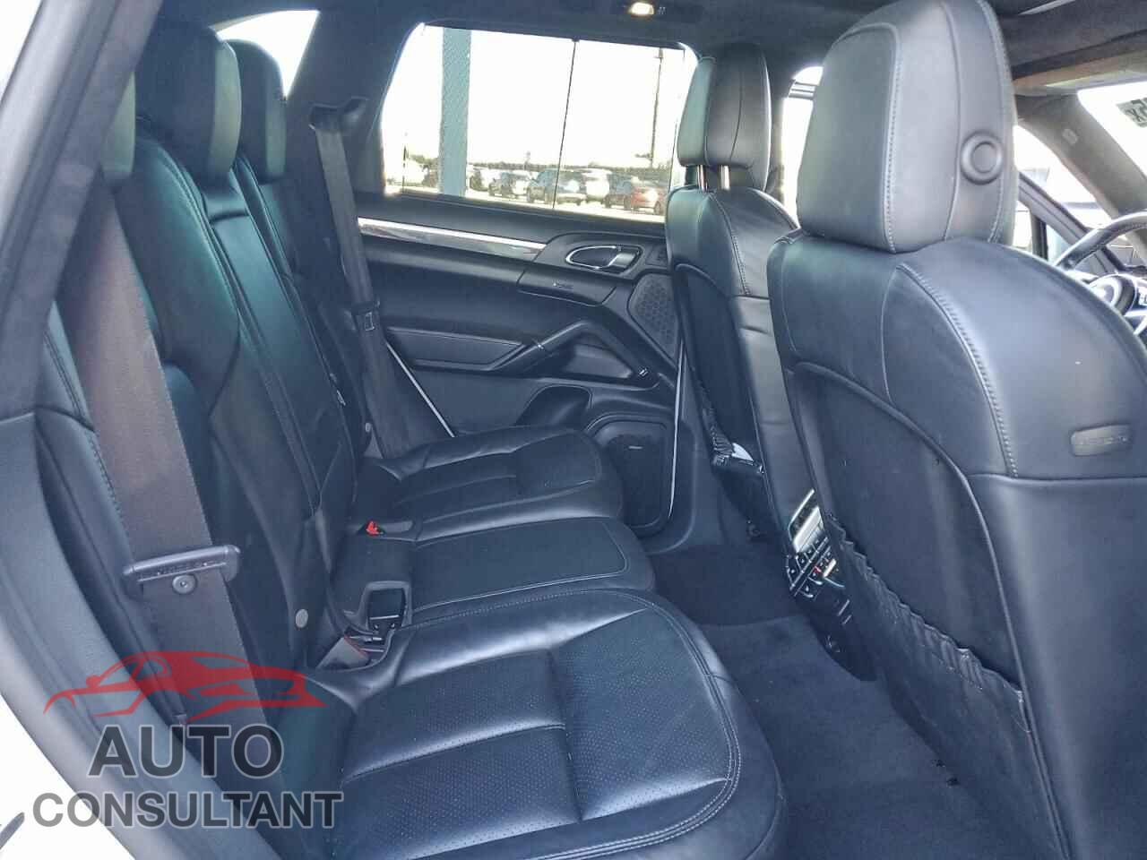 PORSCHE CAYENNE 2016 - WP1AD2A29GLA75162